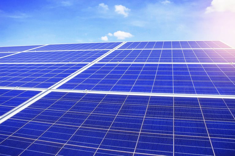Photovoltaic solar energy is the fastest growing market in renewables